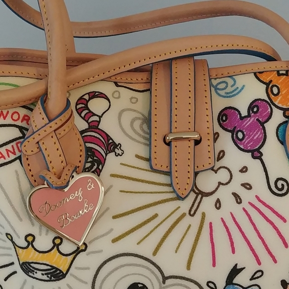 Disney - Picture 2 of 8